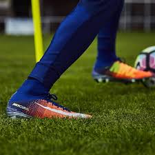 2015 nike mercurial superfly 4 fg crampons de football noir vert. La Chaussure De Football A Crampons Pour Terrain Sec Nike Mercurial Superfly V Pour Homme Offre Une Stabilite Optimale Et U Crampons Football Crampons Football