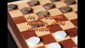Fabriquer un jeu de dames. Jeu De Dames En Bois Avec Pions En Rondelles De Bois Teintees Youtube