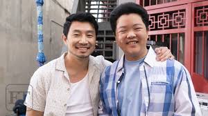 The canadian show is catching international attention—and inspiring a. Fresh Off The Boat First Look Kim S Convenience Star Simu Liu Drops By 100th Episode Exclusive Entertainment Tonight