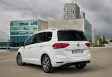 Volkswagen-Touran-(2015)