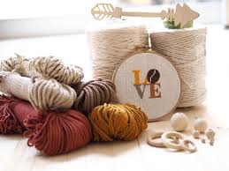 Tapestry Macrame Panosundaki Pin