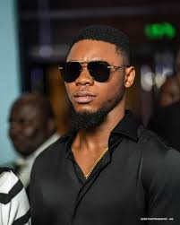 God! Is this really me? 😭😭😭😭😭 I used to run away from taking pictures  because my skin was so dry and dark back then. I worked so hard during  those days, and