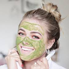 Green tea's antibacterial properties also help aid in fighting acne, getting to the bacterial source of breakouts and purifying the skin for a clearer complexion. Mark Green Tea Face Mask With Neem And Oat Powder Mark Face And Body Europe