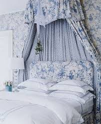 Even though the vast majority of time in our bedrooms is spent , during our waking periods it may also be a room of comfort and escape, given we make the ideal atmosphere and ambience. Pin By Doris Freeman On Chinoiserie Blue Bedroom Blue White Decor Beautiful Bedrooms