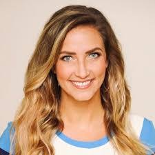 Julie Rockett's Instagram, Twitter & Facebook