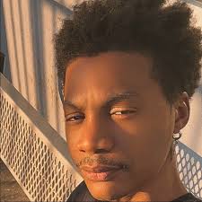 Why is it that everytime 1 person dies and there's 1 generator left to  complete and Im looping the killer for a hot minute, NOONE is touching gens  when they KNOW where