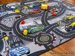 Our products include seat covers/upholstery, carpets, convertible and targa tops, boot and tonneau covers, interior panels, sunvisors and other trim parts. Spiel Kinderteppich Disney Cars Grau