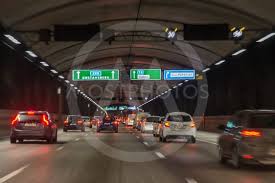 Together with essingeleden (already built, part of e4/e20), norra länken (northern link, under. Bilar Pa Vag Genom Sodra La By Roland Lundgren Mostphotos