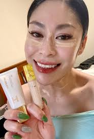 How long does hourglass skin tint makeup last?