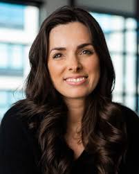 Sarah Beacham's Instagram, Twitter & Facebook