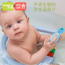 Here are some ways you can monitor your child's bath water temperature: Newborn Baby Bath Water Temperature Newborn Baby