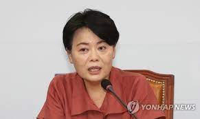 # '걸레스님'으로 알려진 중광스님과도 연이 좀 있는데, 서울대 법대 재학. ìœ¤í¬ìˆ™ ëŒ€ì„ ì¶œë§ˆ ì„ ì–¸ íƒˆë ˆë°˜ì—ê²Œì„œ ê¶Œë ¥ ë˜ì°¾ê² ë‹¤ ì—°í•©ë‰´ìŠ¤