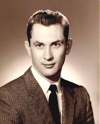 Lee Reedy's Instagram, Twitter & Facebook