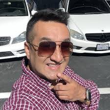 Henry Castillo's Instagram, Twitter & Facebook