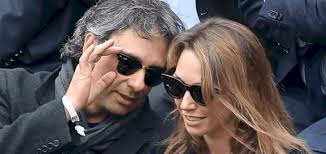 Un mariage qui a eu lieu à l'époque à quelques jours avant le premier anniversaire de la disparition de johnny hallyday, et qui avait beaucoup d'importance pour elle. Raphael Lancrey Javal 5 Choses A Savoir Sur Le Mari De Laura Smet