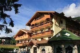 Guests can surf the web using complimentary wireless. Motorradfahrerfreundliches Dolce Casa Family Hotel Spa In Moena Tn Im Fassatal
