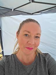 Hi! I absolutely love taking photos, and I'm really eager to improve my  skills and grow as a photographer by doing more photoshoots. I was  wondering if you'd be interested in letting