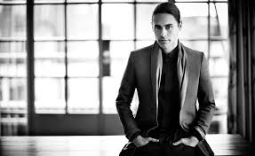 Joining jared leto as the man in the silk pyjamas. Jared Leto Defines Minimalism For Mr Porter S Journal Issue 116 The Fashionisto