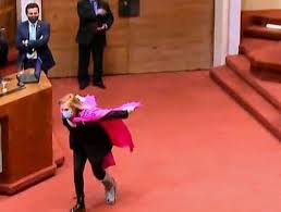 Pamela jiles, lunes 28 de abril 2014, rinde homenaje a los trabajadores renacionalizar el cobre, los recursos naturales y recuperar las empresas del area social. Soychile Cl Noticias De Todo Nuestro Pais