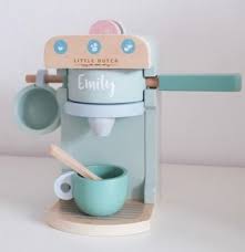 Little Dutch 4460 Holz Cafe Kaffeemaschine 10 Teilig Mint By Schmatzepuffer Personalisierbar Online Kaufen Kaffeemaschine Skandinavische Kinderzimmer Geschenk Fur Paten