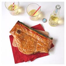 En Mode Craquage Du Vendredi La Galette Slip Leslipfrancais Un Petit Verre De Cidre Sassy Avec Ca Et On Est Total Dans Le Made In E In 2020 Tableware Vidal