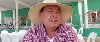 municipiosur.comEntre los diez alcaldes “cercanos” y filántropos de Eric  Cisneros Burgos está Roberto Montiel, presidente municipal del Puente  Nacional y hermano de Marcelo Montiel