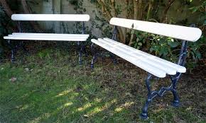 Rare Paire De Bancs De Jardin Anciens Pied Fonte