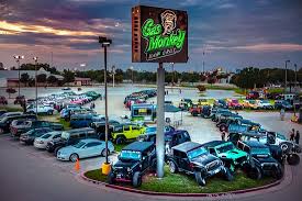 Gas monkey garage is the texas based custom car shop of richard rawlings, star of discovery channels 'fast n loud' tv and garage rehab series. Gas Monkey Bar N Grill Dallas Menu Preise Restaurant Bewertungen Tripadvisor