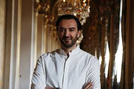 Cyril Lignac Explique Comment Cuisiner Les Abats Cyril Lignac Bœuf Bourguignon Bourguignon De Boeuf