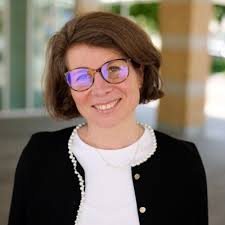 Un comité de direction paritaire, et de plus en plus de talents féminins  dans tous les métiers de notre belle équipe Hager France!