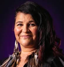 Jeanette Larocque's Instagram, Twitter & Facebook