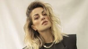 Vicky Gomez's Instagram, Twitter & Facebook