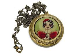 Collier Retro Resine Porte Photo Old School Rouge Vert Laiton Bronze Chaine Boule Fermoir Coeur 30mm Cadeau Personnalise Noel Amie Fet Avec Images Bijou Retro Collier Etsy