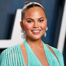 Chrissy teigen hospitalized after pregnancy complications. Chrissy Teigen Responds To Alison Roman S Interview Shade