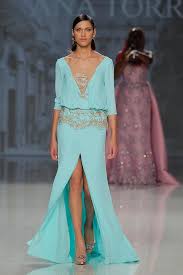 Ana torres sl ha obtenido en 2018 la posición 156 en el ranking de empresas del sector confección de otras prendas de vestir y accesorios según ventas , empeorando en 13 posiciones acceda a toda la información de ana torres sl. Vestido De Fiesta De Ana Torres Coleccion 2018 En Barcelona Bridal Fashion Week 2017 Fashion Dresses Fashion Couture Gowns