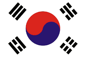 A white rectangular background, a red and blue taegeuk in its center, and four black trigrams, one in each corner. Bandera De Corea Del Sur Historia Y Significado