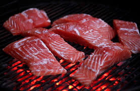 El salmón es un producto que se puede adquirir ahumado y fresco. Como Cocinar El Pescado Para Eliminar El Anisakis Consumer