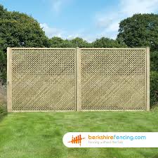 Vinyl lattice arch trellis features a classic lattice panel with arched top. Rectangle Diamond Privacy Trellis Fence Panels 5ft X 6ft Natural Berkshire Fencing