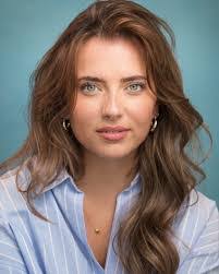 Shannon Lenihan's Instagram, Twitter & Facebook