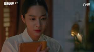 Queen episode 9 english sub online with multiple high quality video players. Mr Queen Episodes 9 10 Open Thread Dramabeans Korean Drama Recaps