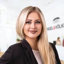 Phoebe Rodgers's Instagram, Twitter & Facebook