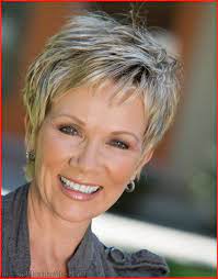 Genial Kurze Frisuren Fur Frauen Uber 70 Frauen Frisuren Fur Genial Kurze Uber Short Hair Older Women Long Face Hairstyles Haircuts For Fine Hair