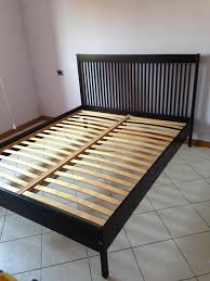 Vendesi struttura letto contenitore matrimoniale nuovo mai usato, fattura artigianale, rete con doghe in legno (160x195 cm), rivestimento in microfibra sfoderabile. Struttura Letto Matrimoniale Ikea Su Secondamano It Arredamento Casa