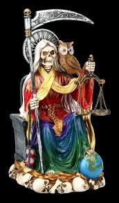También se le conoce como niña blanca, tratándose una figura popular sobre todo en méxico y estados unidos (aunque también en. Santa Muerte Figur Goldfarben Www Figuren Shop De