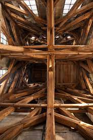 La cattedrale è posta fra due piazze: La Charpente De Notre Dame Cathedrale Notre Dame De Paris