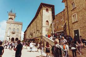 According to tradition, it was founded by a christian stonemason named marinus in 301. San Marino Trubel Im Zwergstaat Gesellschaft Tagesspiegel