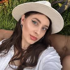 Damn! She even made a sign for you 🫣🤭