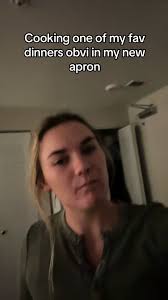 Isnt my apron literally amazing im obsessed. Obvi had to get the matching  oven mitts