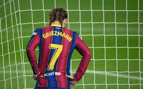 Antoine griezmann joined fc barcelona in july 2019 after five years at atletico madrid and helped the french national team win the 2018 fifa world cup while also winning the silver boot and bronze. Barca Star Antoine Griezmann Uberrascht Mit Neuer Frisur