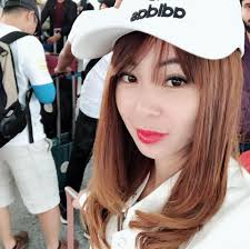 Vy oanh là một nữ ca sĩ, nhạc sĩ kiêm diễn viên. Vy Oanh Photos Facebook